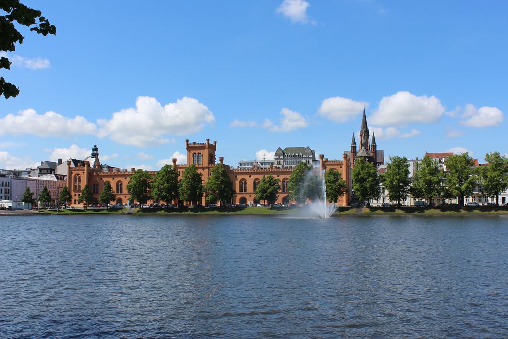 Gasthof Zur Guten Quelle Schwerin  Buitenkant foto