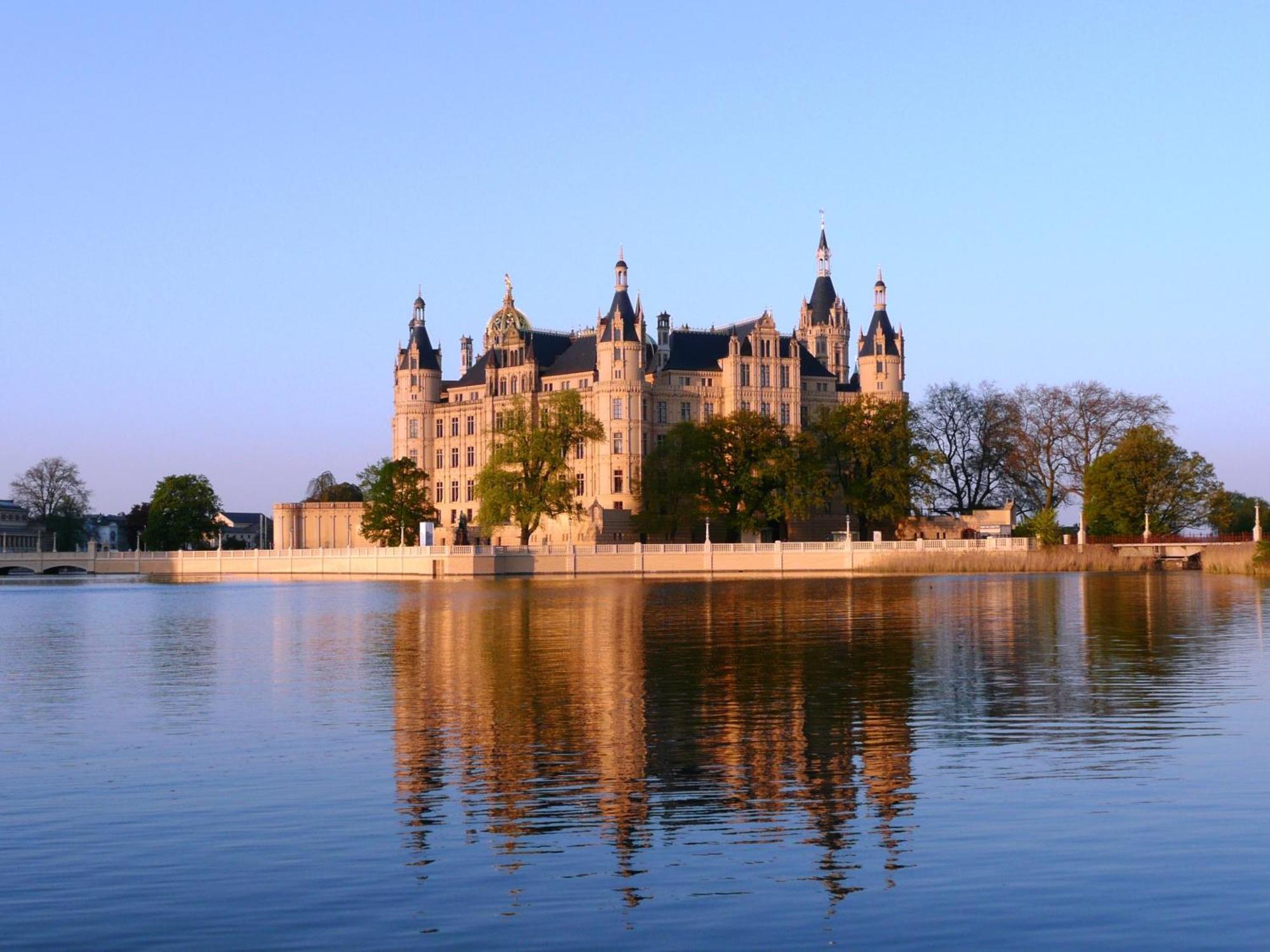 Gasthof Zur Guten Quelle Schwerin  Buitenkant foto